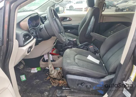 2017 Chrysler Pacifica Touring z USA, uszkodzony, nr VIN 2C4RC1DG5HR763421